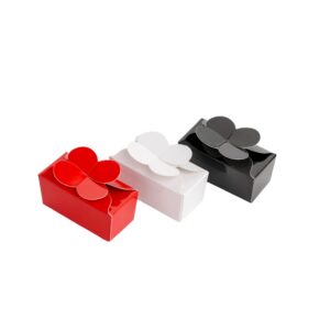 Doosje voor 2 bonbons met vlindersluiting