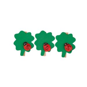 Houten knijper lieveheersbeestje op blad